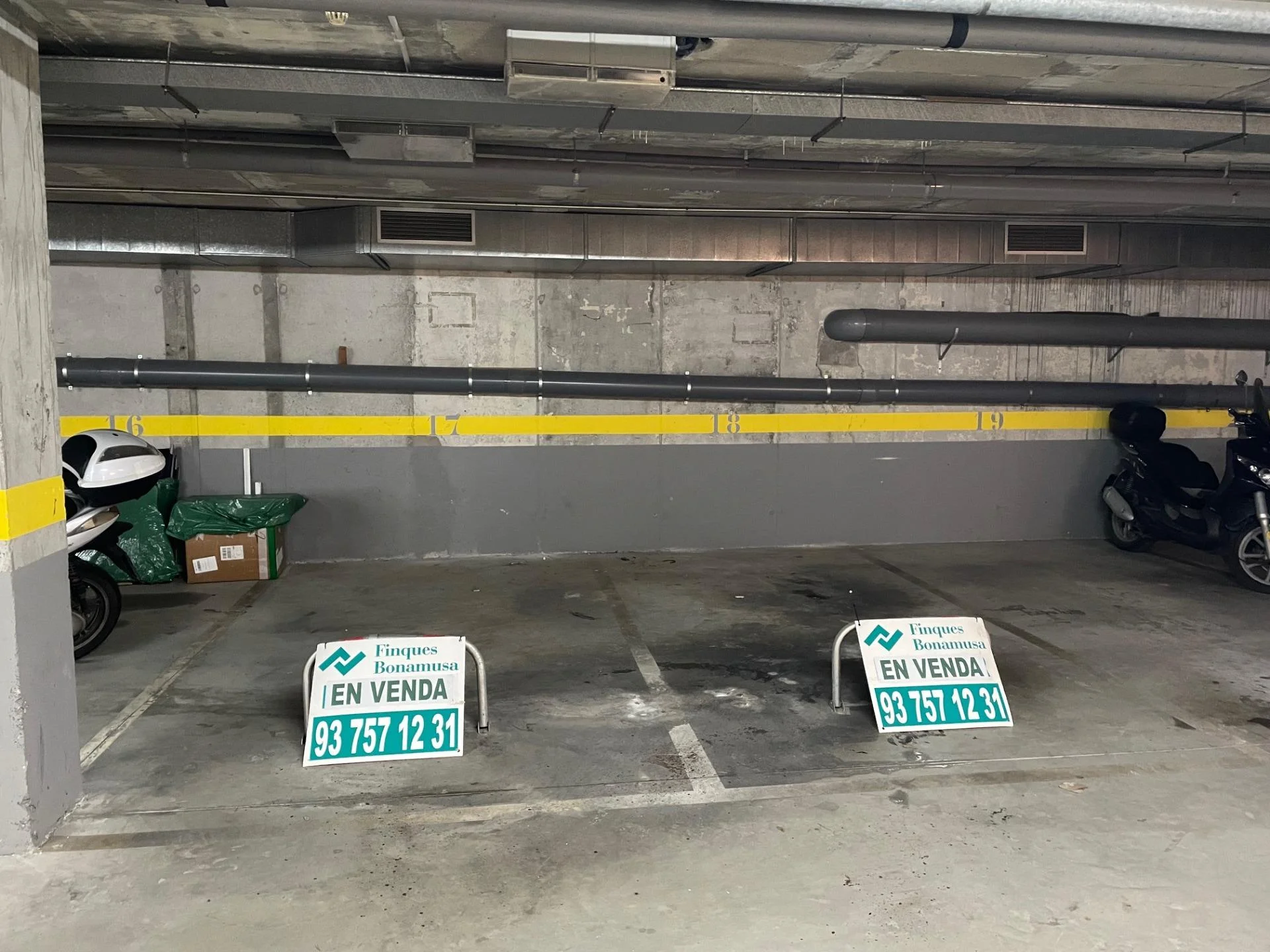 Mataró parking space, 21 m²
