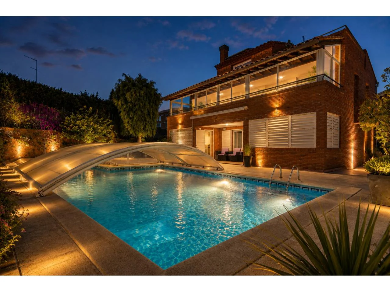 Casa independiente con vistas al mar y piscina privada