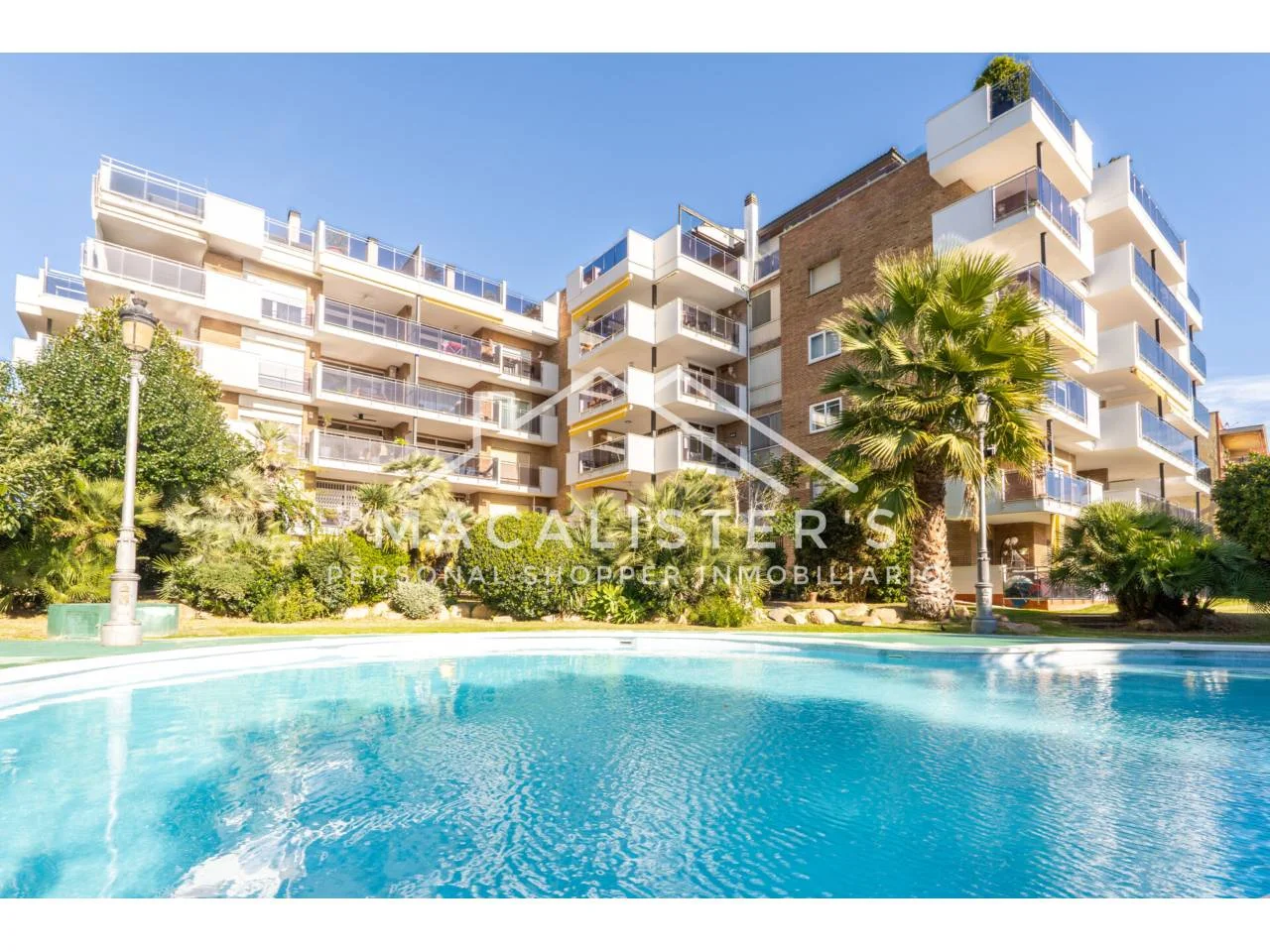 Renovated first-line sea flat, 4 bedrooms