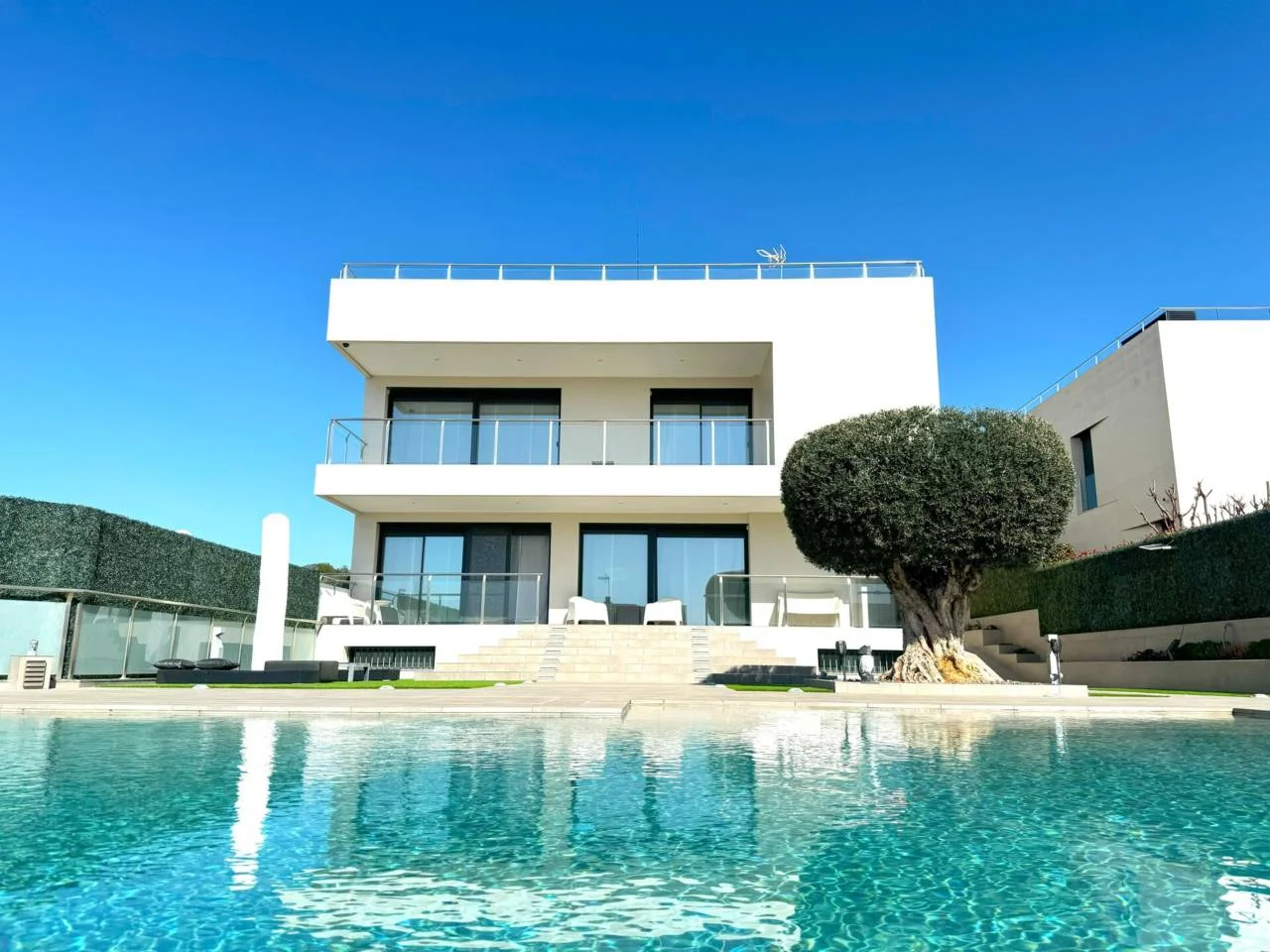 Luxury Montgat villa, five suite bedrooms