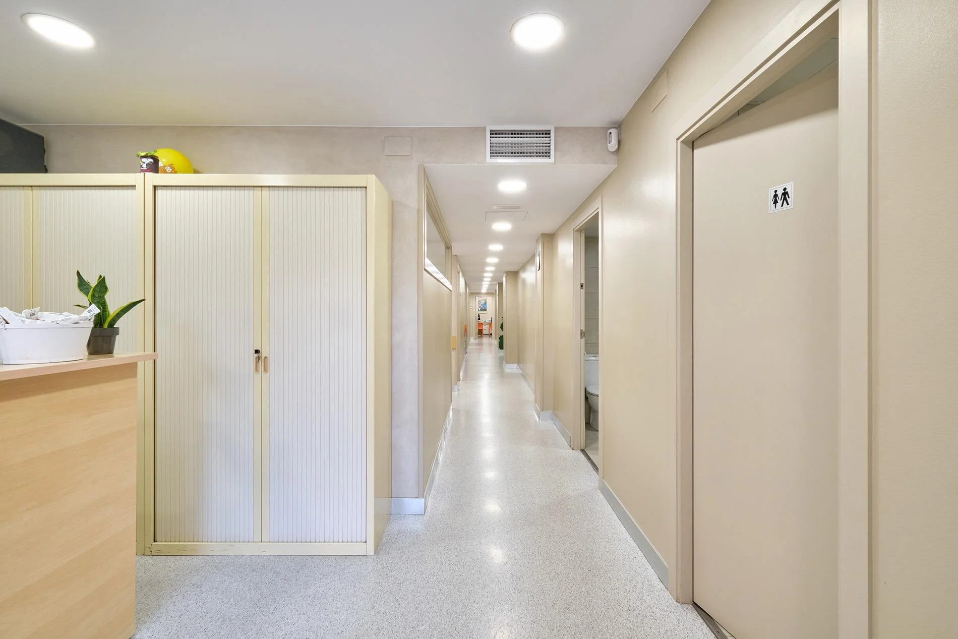 Local médico con patio privado