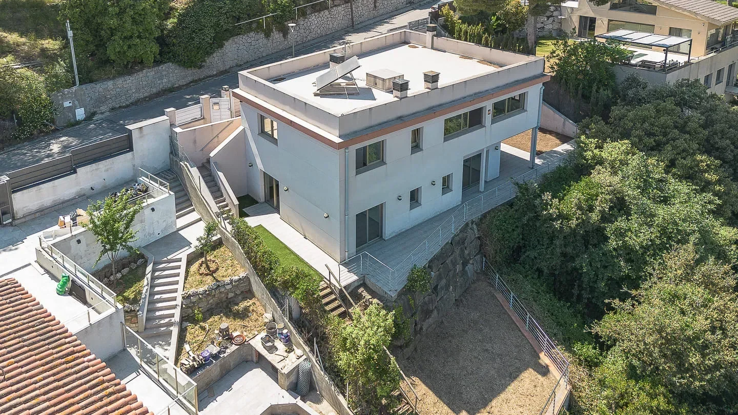 Casa de lujo con cuatro suites y vistas al mar