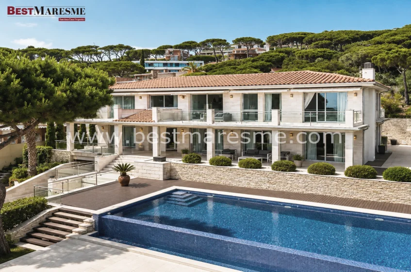 Casa de lujo en Cabrils, 786 m² y vistas al mar