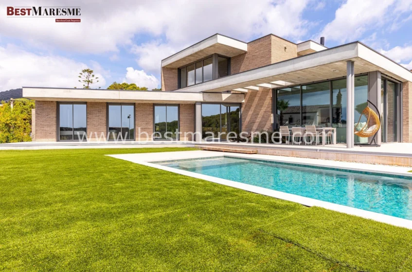 Villa nueva en Cabrils, cuatro dormitorios