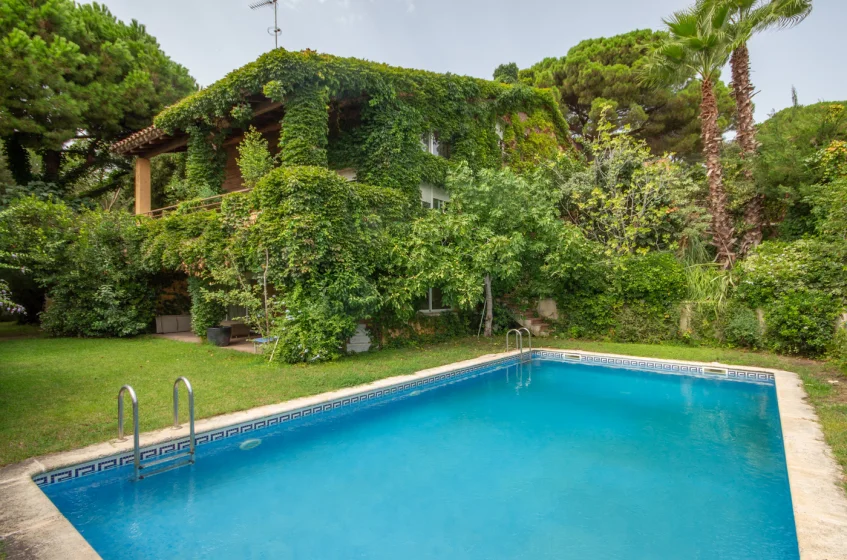 Casa rodeada de naturaleza en Cabrils, 5 dormitorios