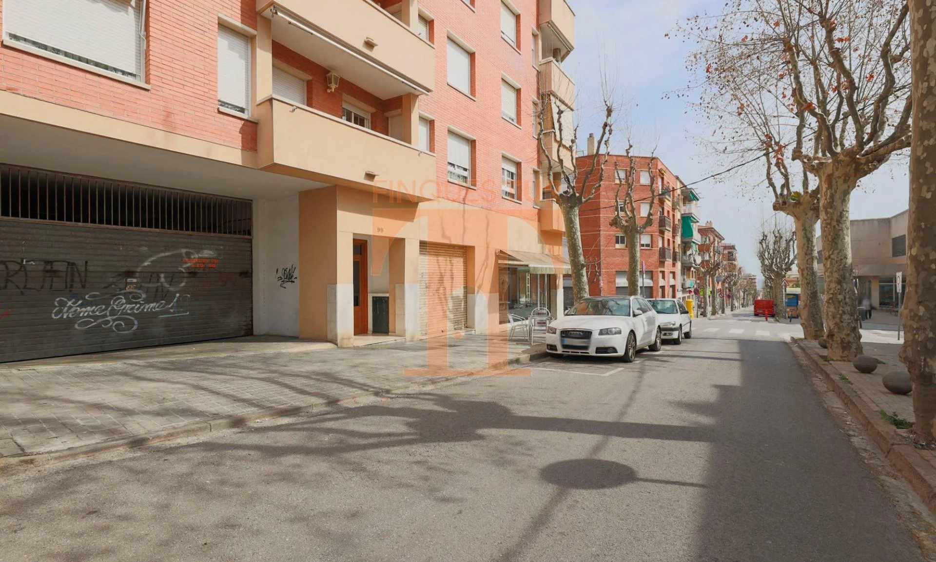 Plaza de parking céntrica cerca del mar