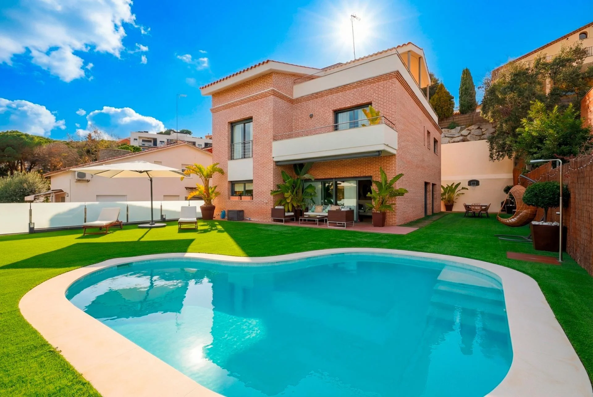 Semi-new Vilassar house, 5 bedrooms