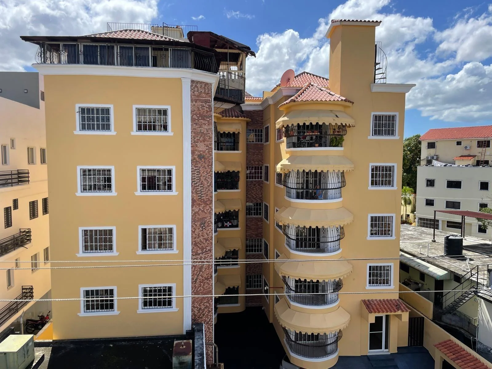 Edificio de renta cerca de universidades