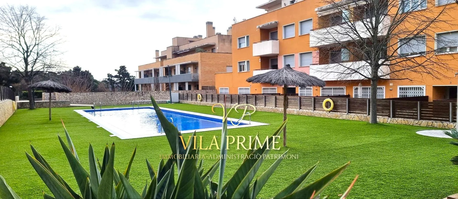 Dúplex nuevo con piscina comunitaria