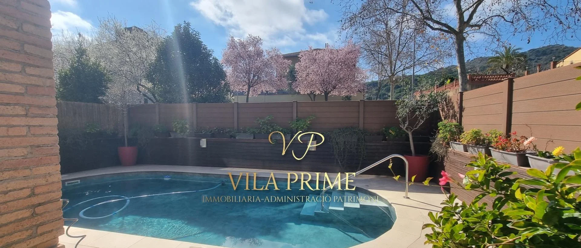 Villa independiente con piscina privada