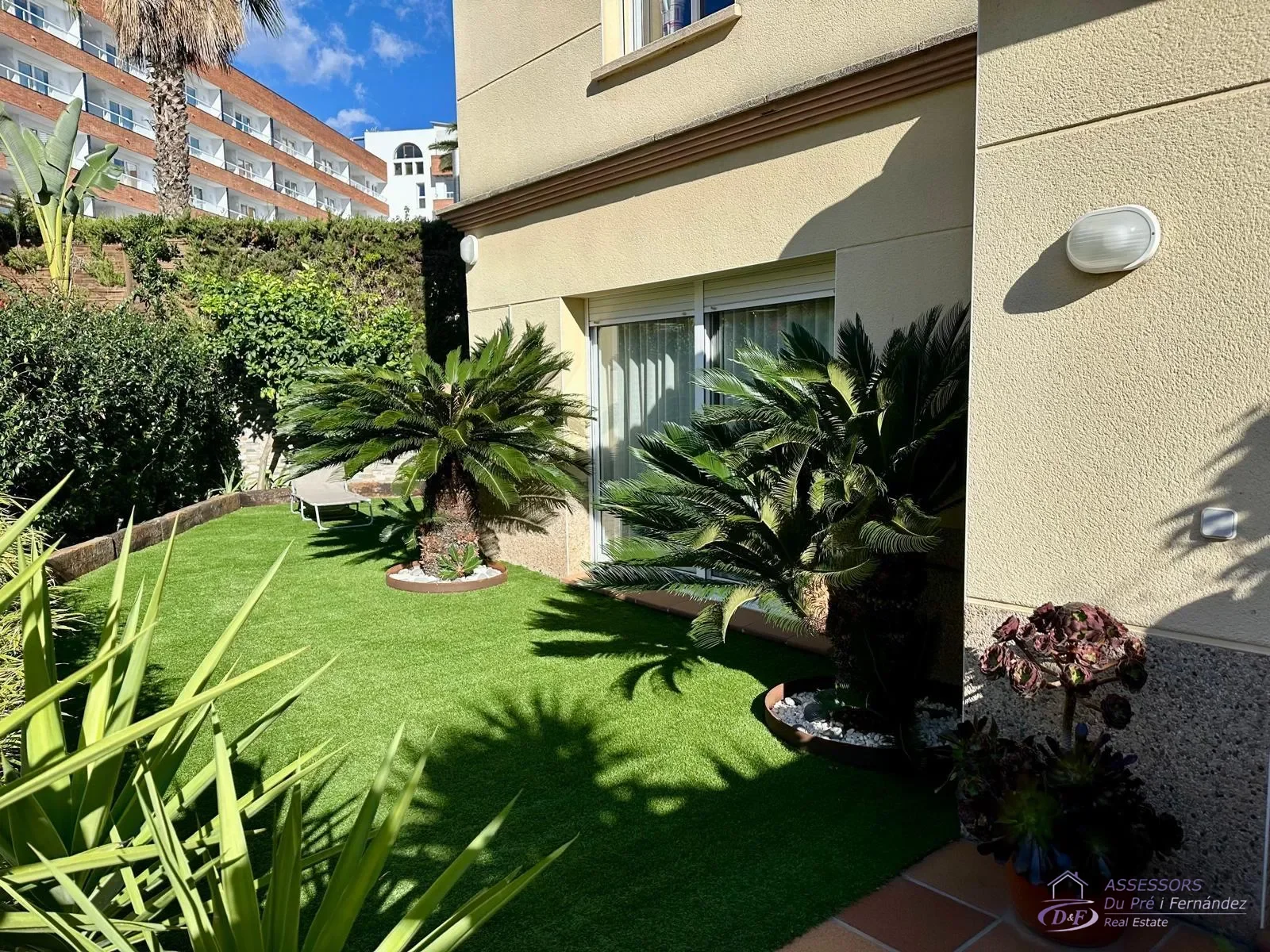 Casa adosada en Fanals con piscina comunitaria