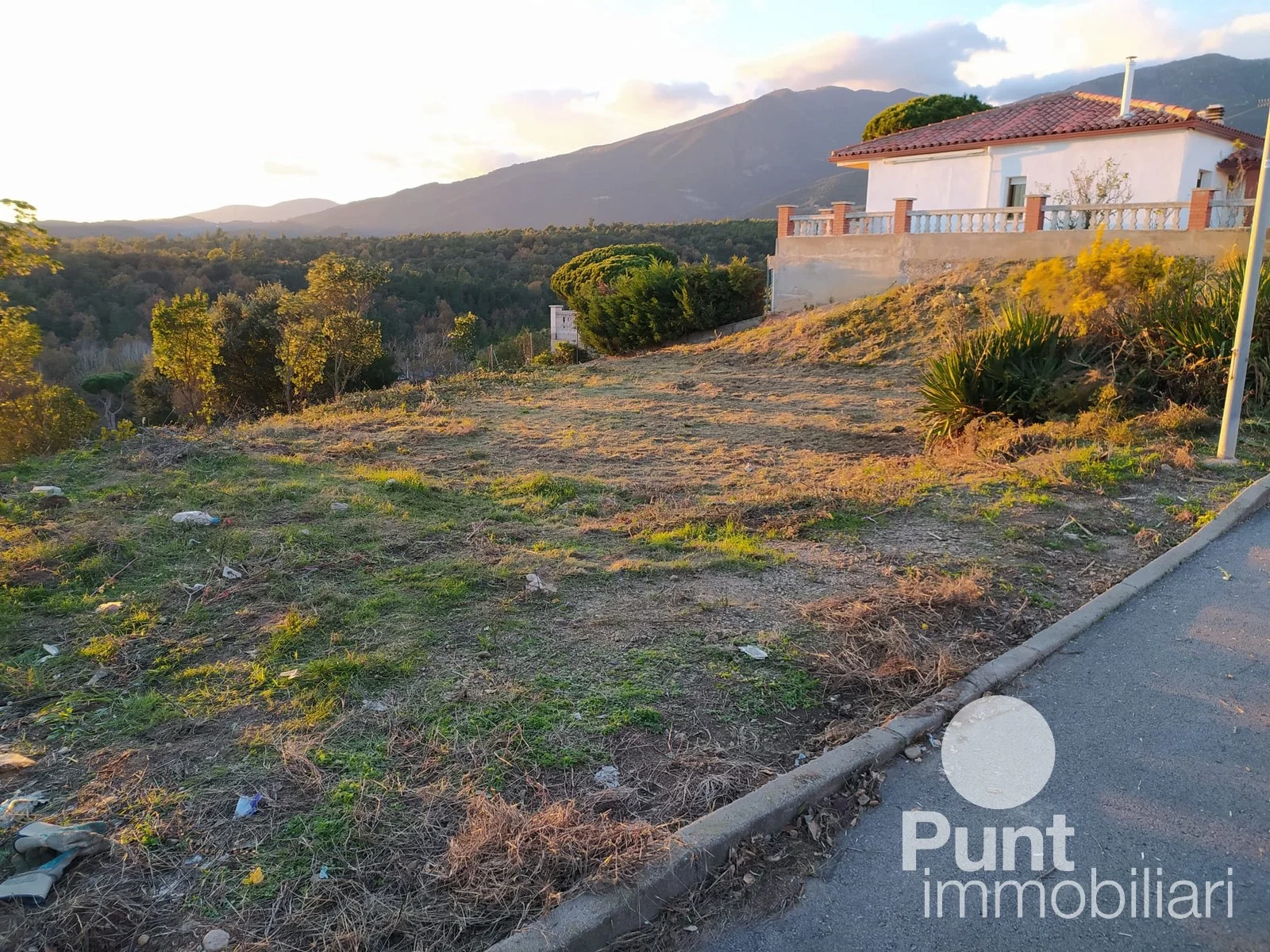 Solar edificable de 750 m² en Riells