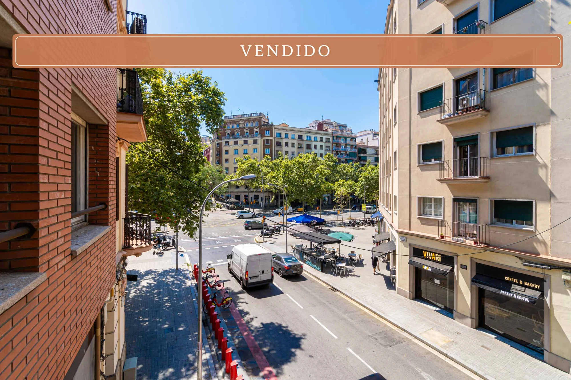 Piso en Barcelona con terraza y parking