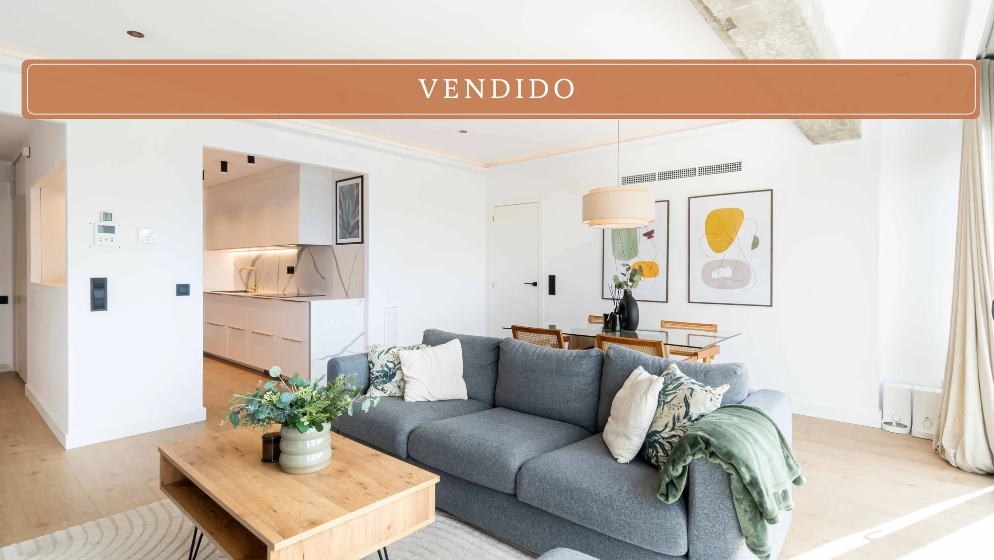 Renovated central flat with parking