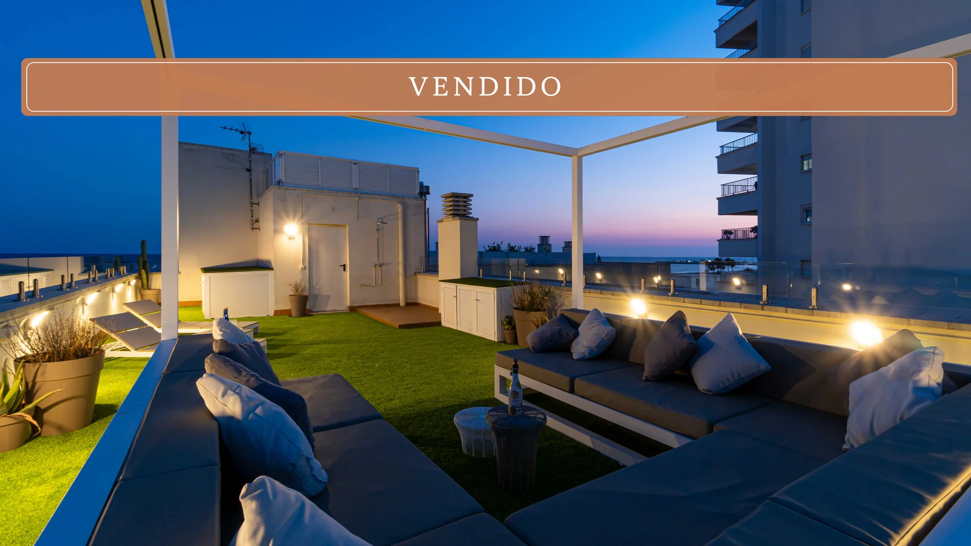 Ático en primera línea con solárium de 80 m²