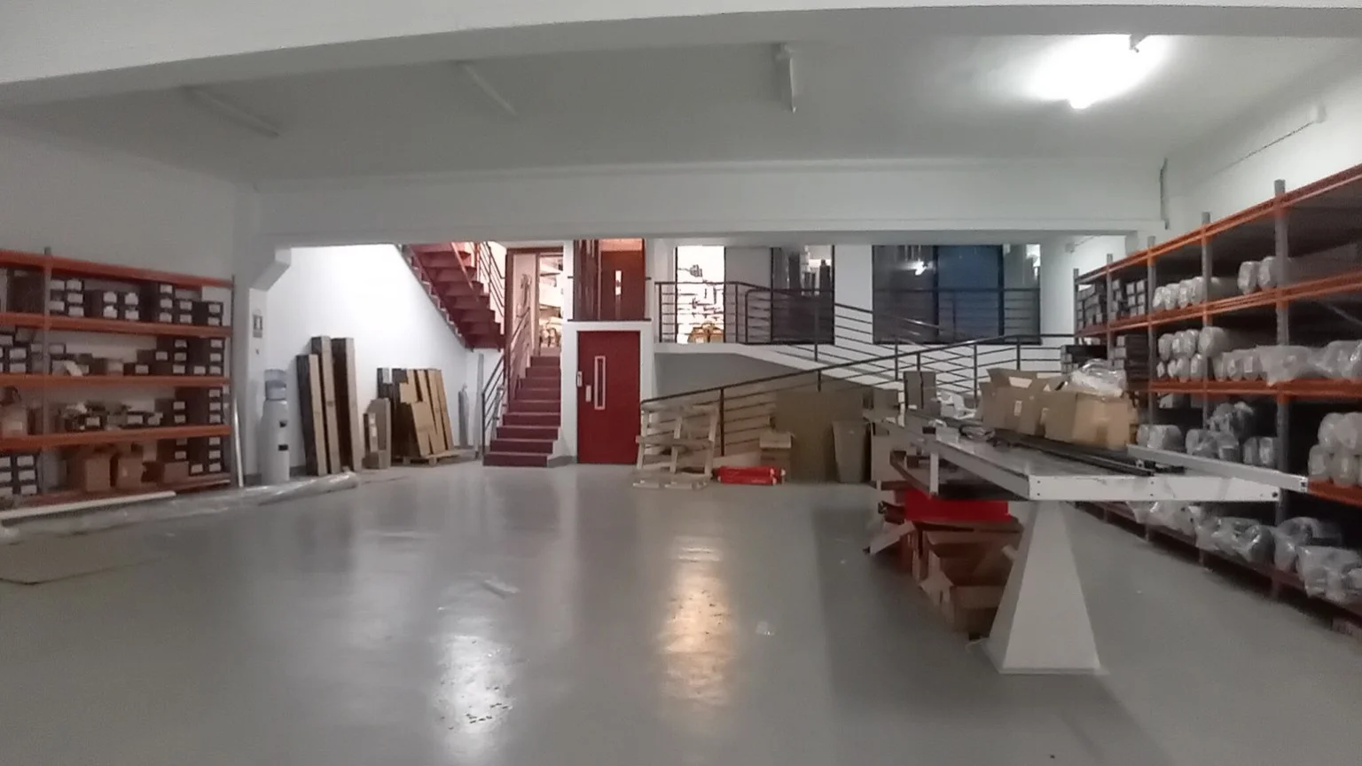 Gran nave industrial cerca del centro de Pineda