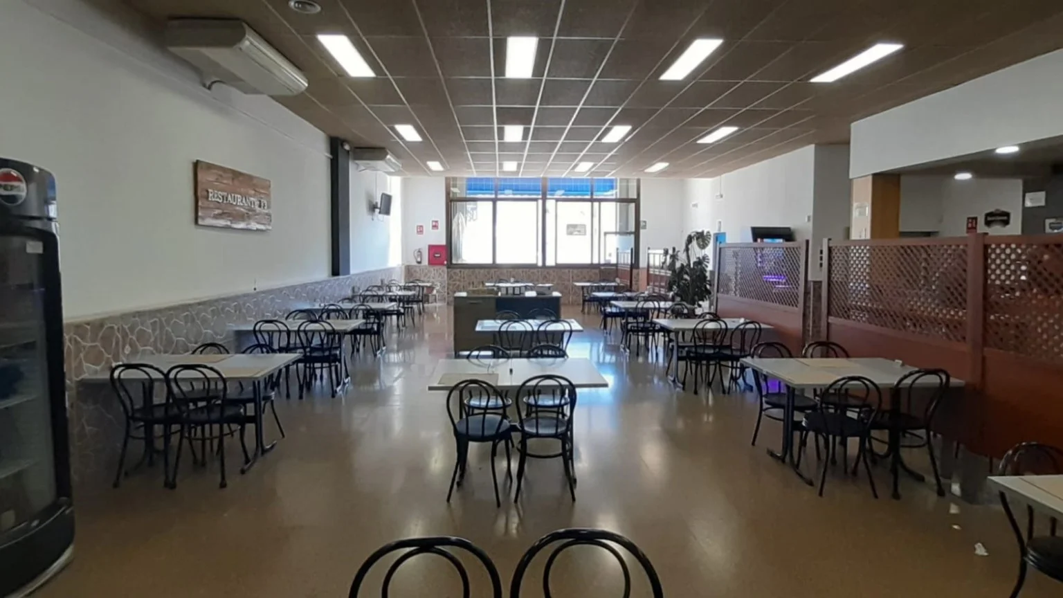 Nave industrial con uso de restaurante
