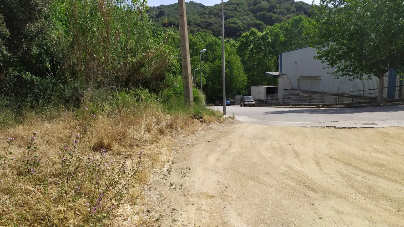 Solar industrial en Orrius de 2.585 m²