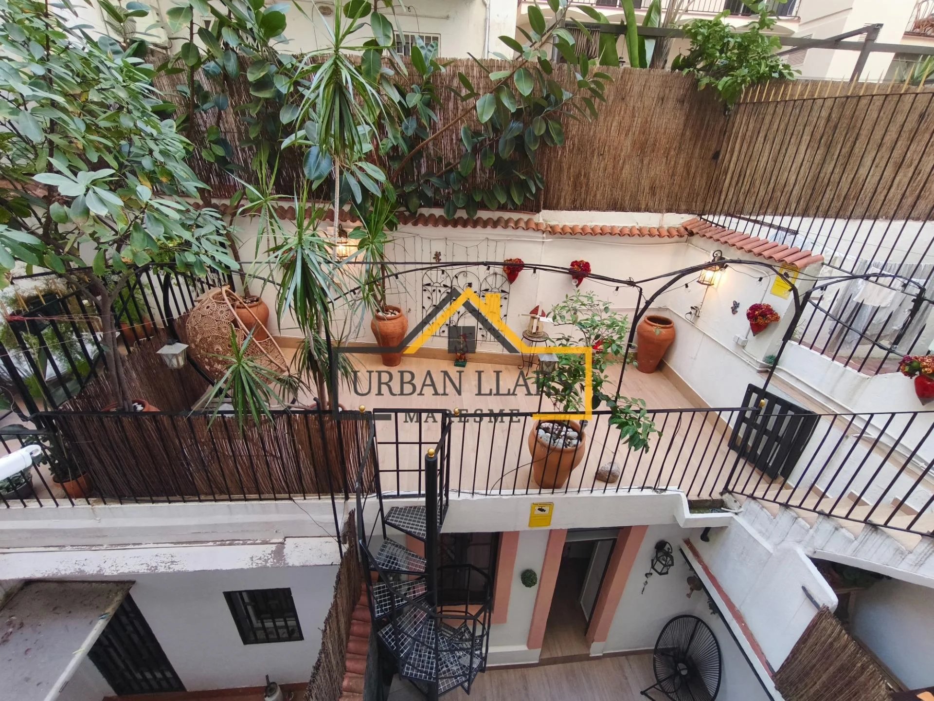 Dúplex seminuevo en Poble-sec, cuatro dormitorios
