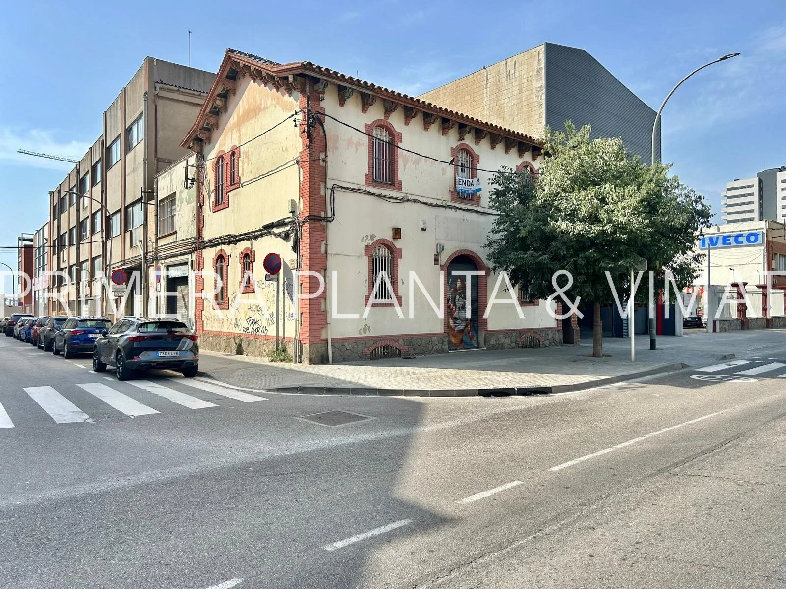 Gran local en Eixample con siete baños