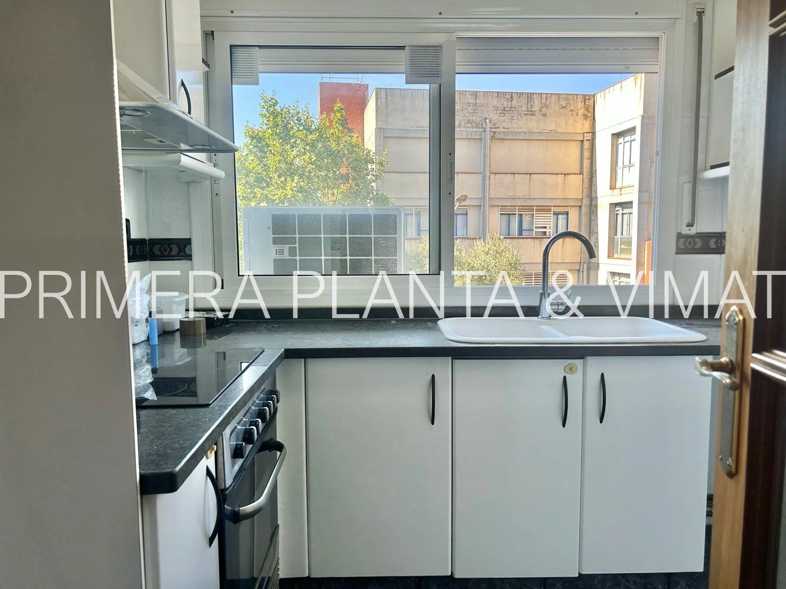 Good-condition flat in Cerdanyola, 3 bedrooms