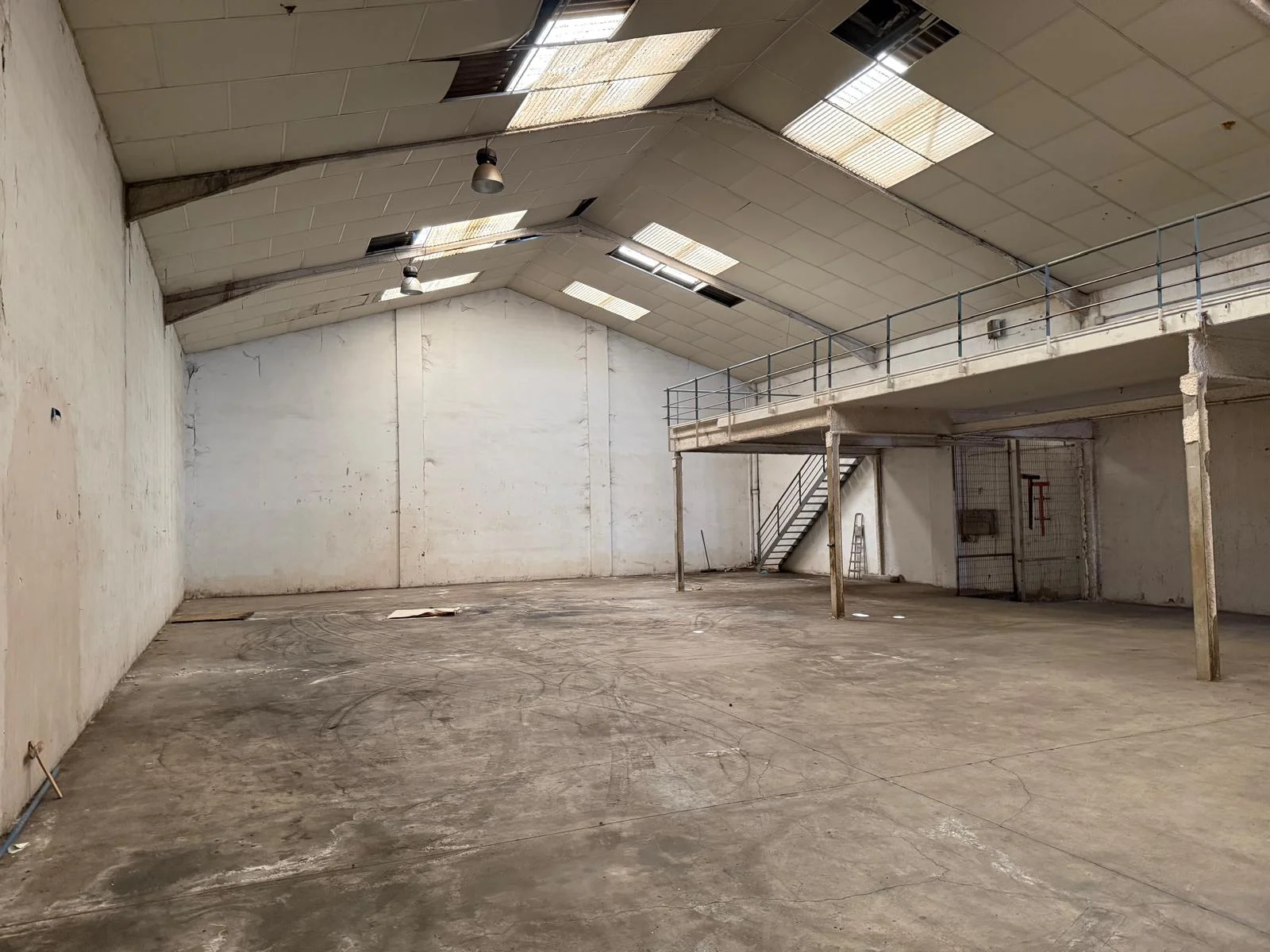 Nave industrial cerca de Barcelona, 481 m²