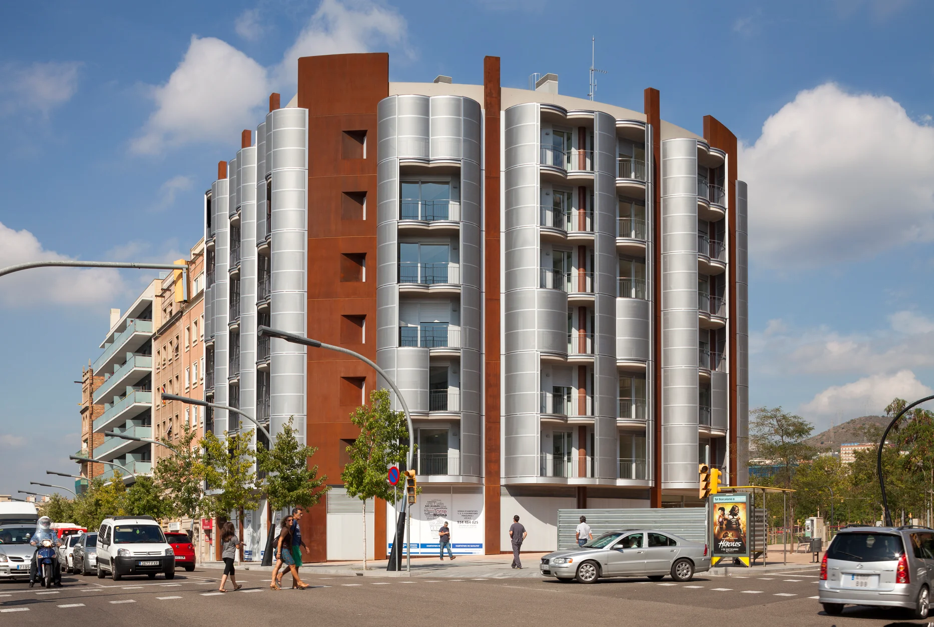 Les Corts commercial units, 92–310 m²
