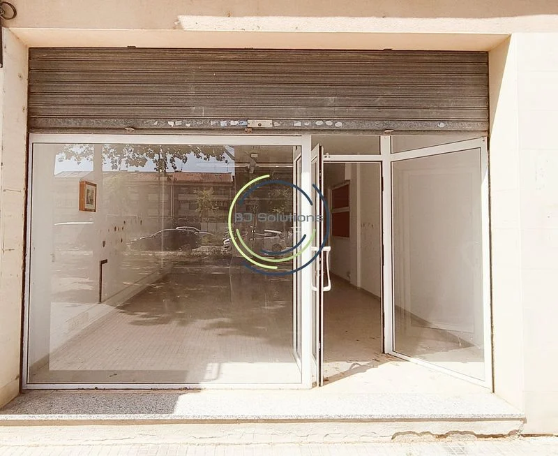 Street-front commercial unit, 75 m²