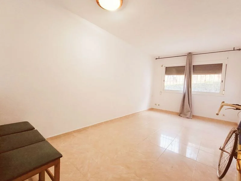 Piso bajo en Badalona, tres dormitorios