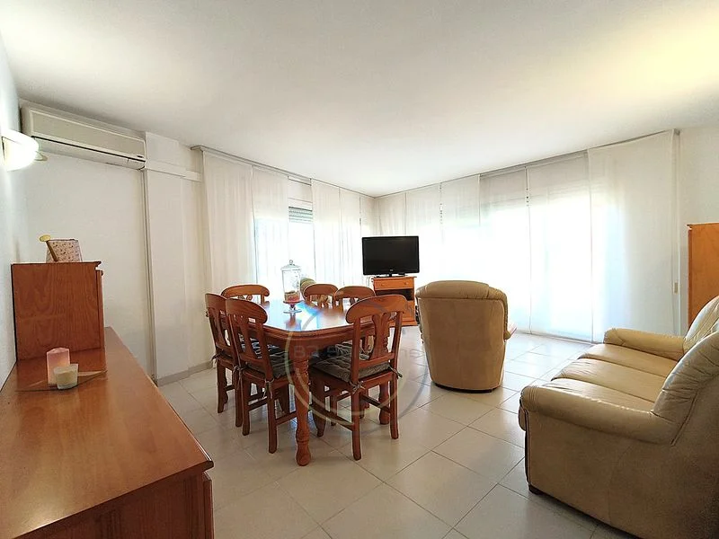 Coastal exterior flat, 99 m², 3-bed