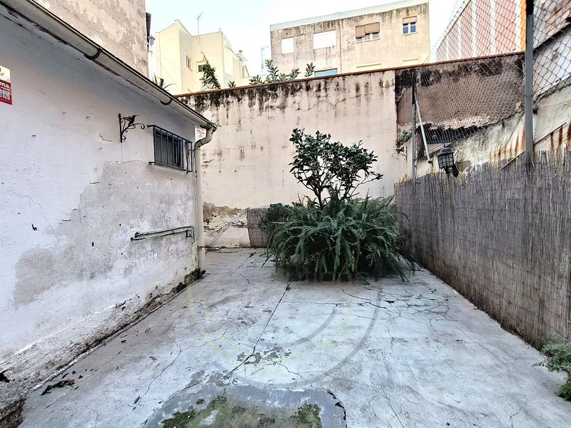 Ground-floor Guinardó flat with patio