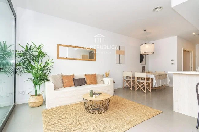 Central Mataró flat with private patio