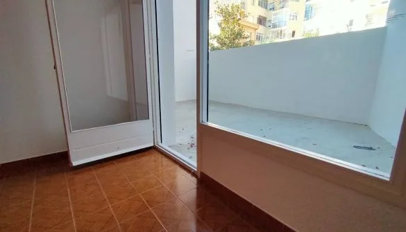 Piso en planta baja con terraza de 12 m²