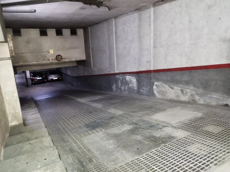 Enclosed garage in Mataró centre