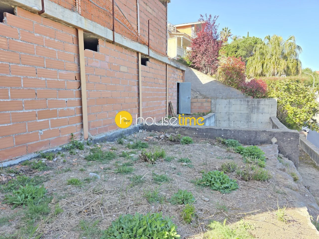 Casa con obra parada en Mas Coll, Alella