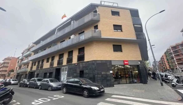 Mataró garage with five rented spaces