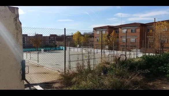 Occupied Mataró land, 900 m² buildability