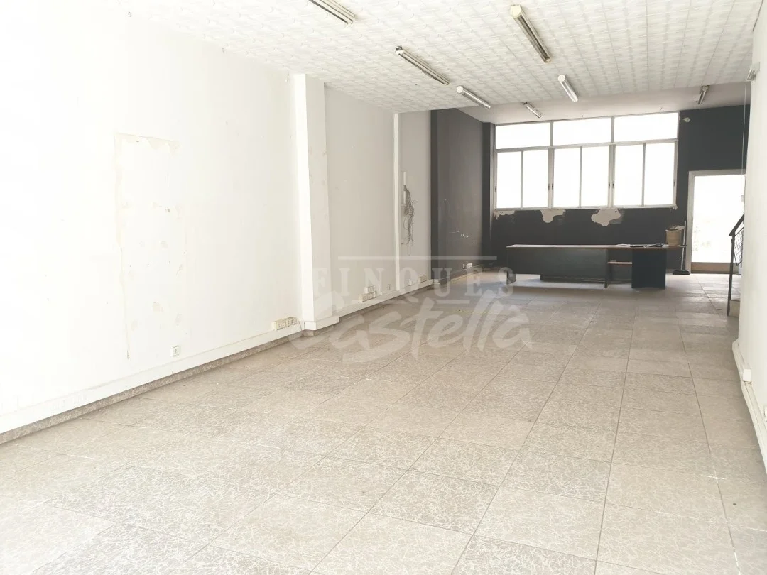 Local comercial a pie de calle cerca del centro