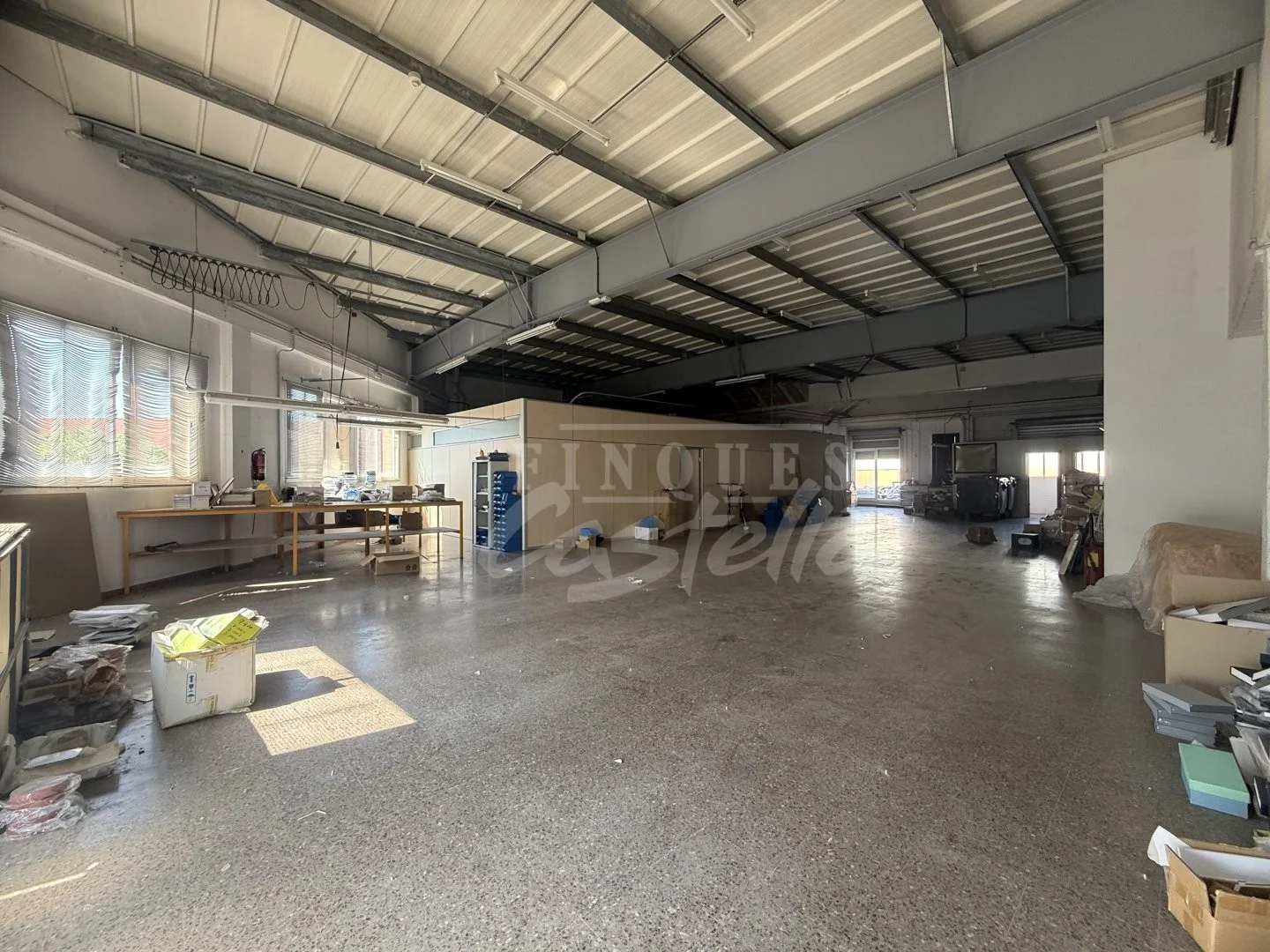 Industrial warehouse with large private terrace