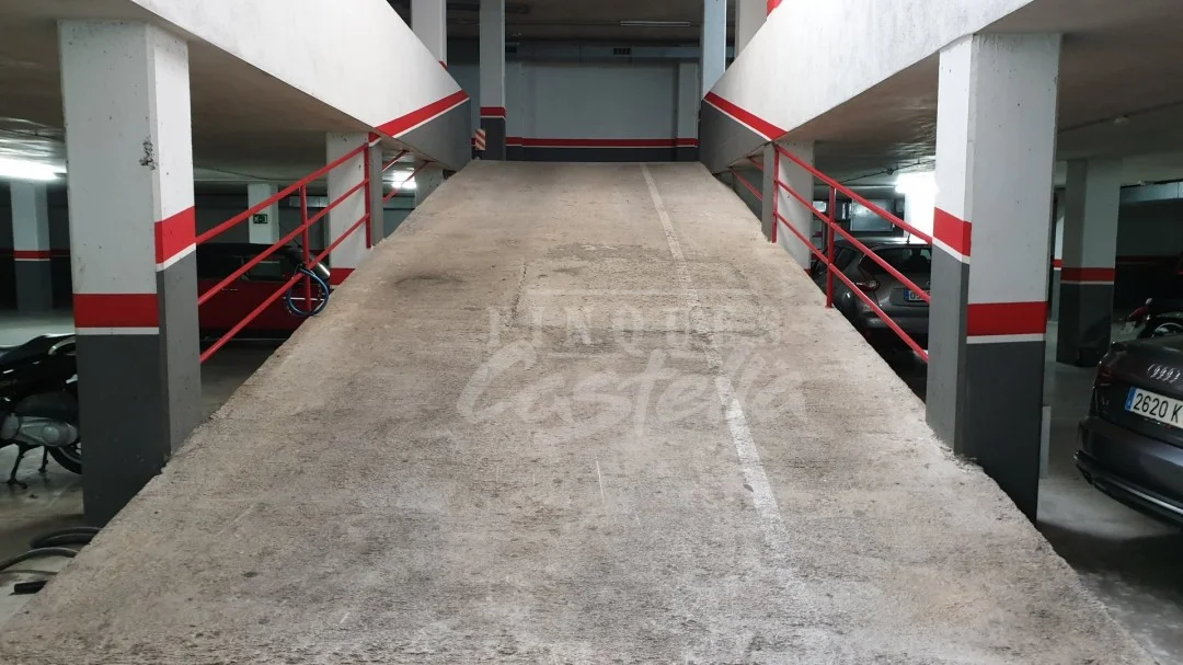 Garaje reservado en Via Europa, 15,5 m²