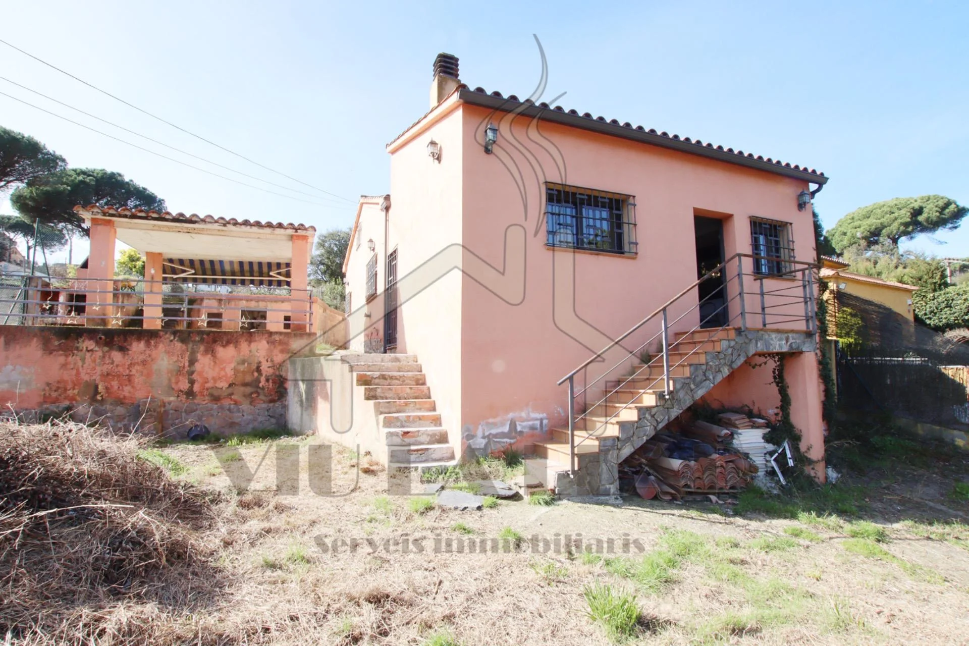 Three-bedroom house with private pool