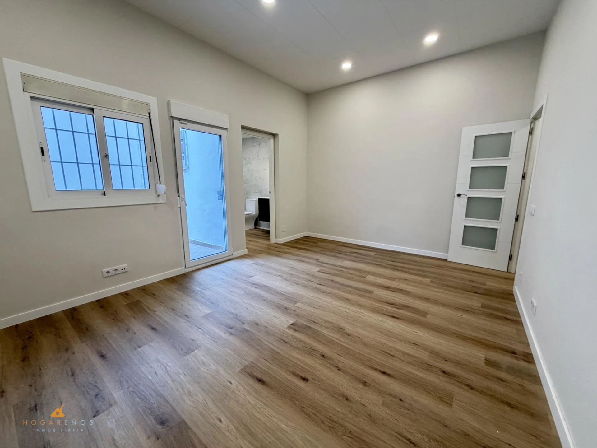 Reformed ground-floor flat with patio, 3 bedrooms
