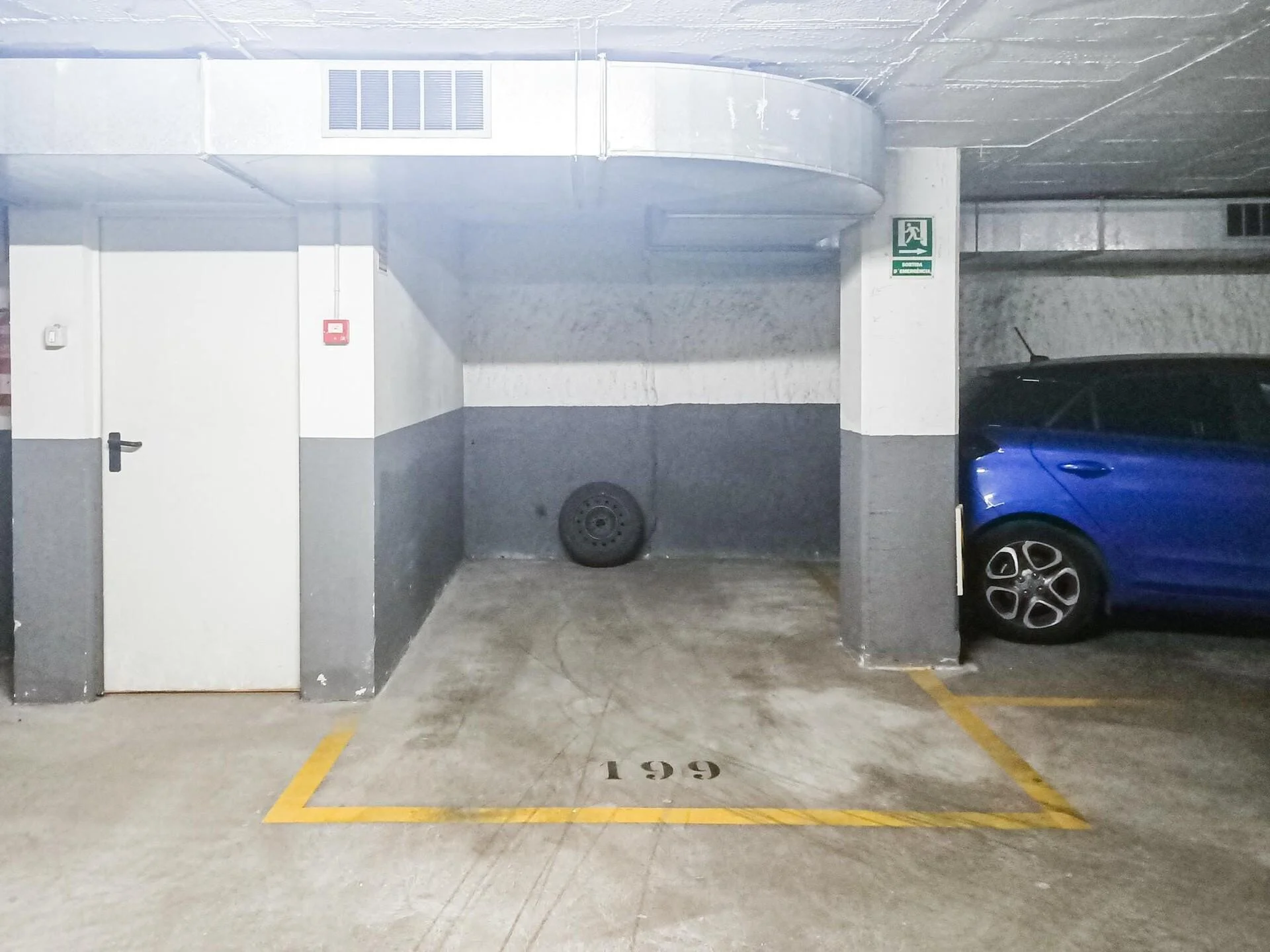 Centre Havana parking space, 22 m²