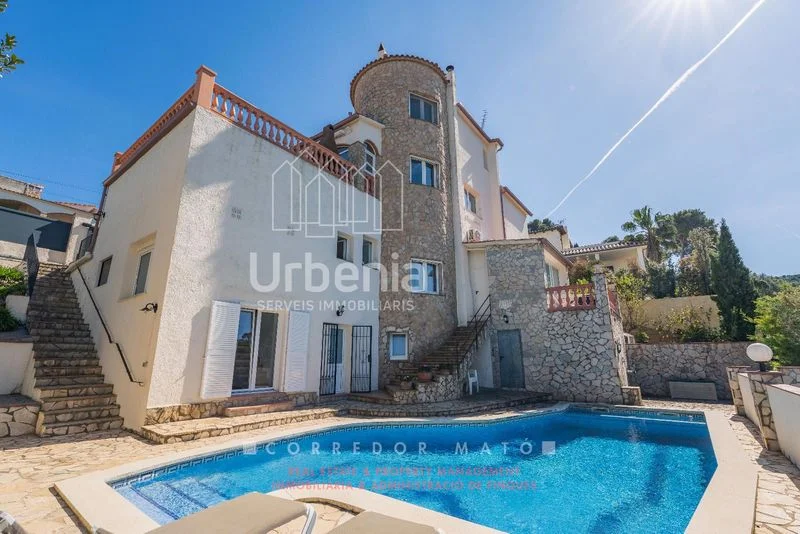 Gran casa costera con licencia turística