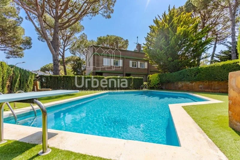 South-facing townhouse near Llafranc beach