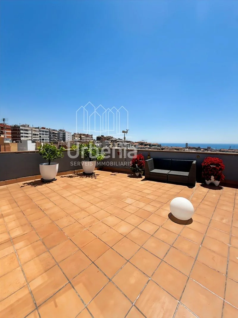 Restored Rocablanca penthouse with sea views