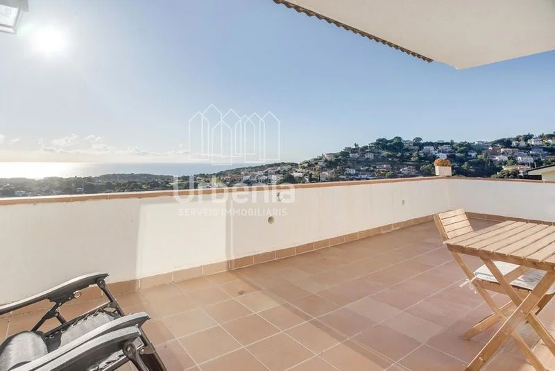 Casa reformada en Vistamar con jardín