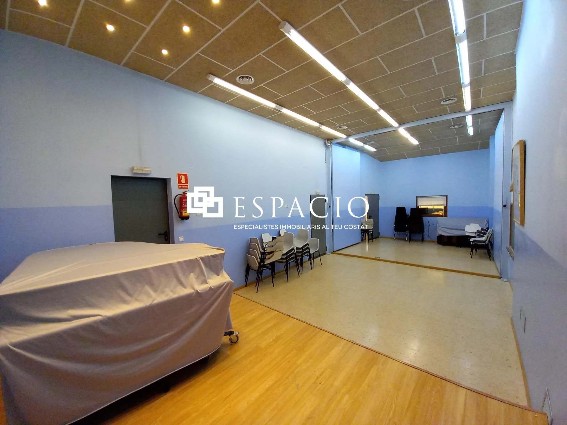 Local comercial en buen estado, 165 m²
