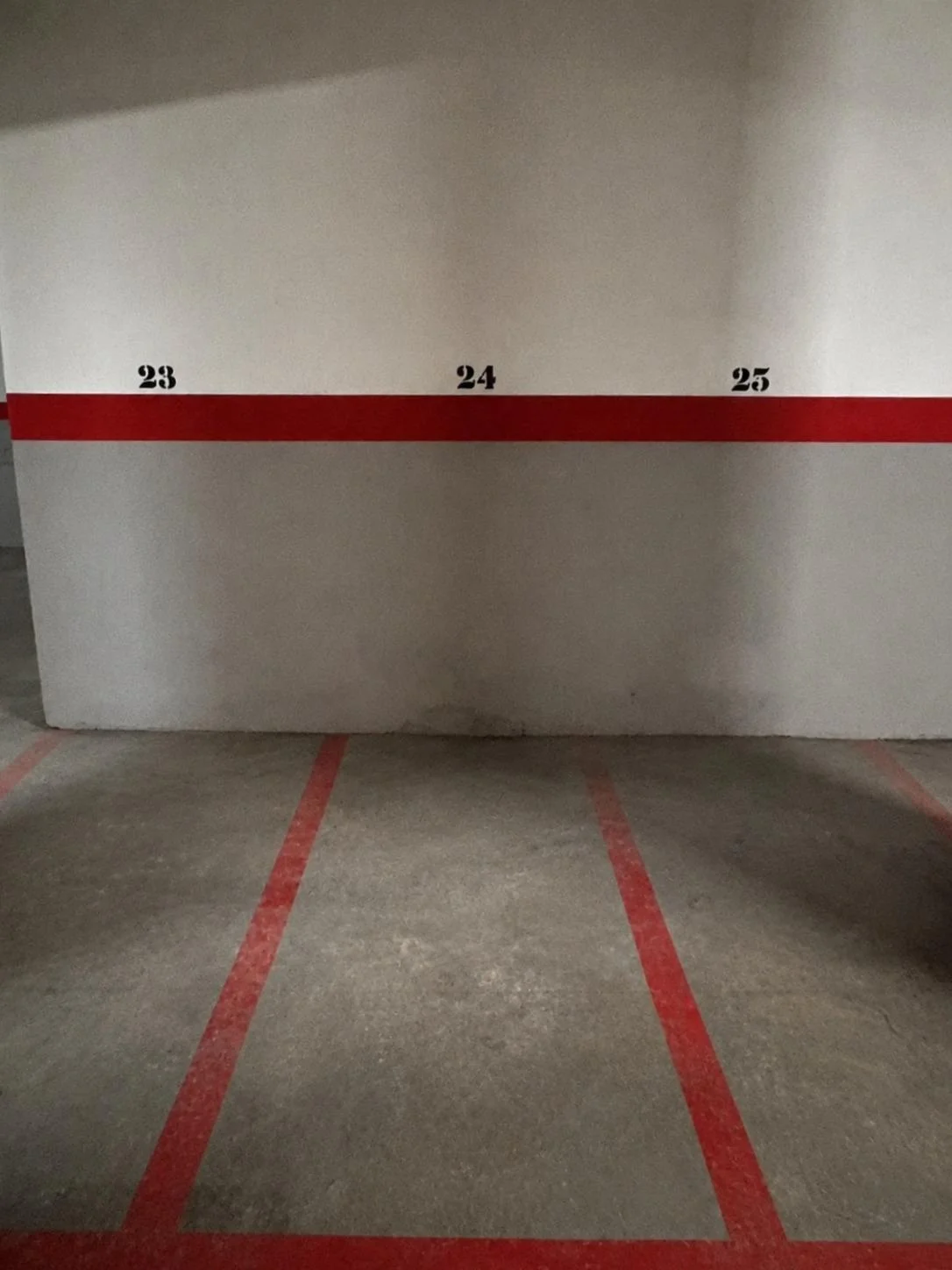 Havana garage with six spaces