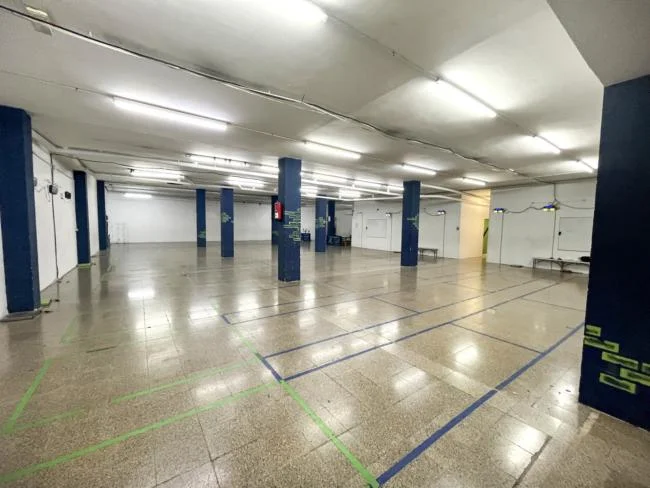 Local comercial en Eixample con 785 m²